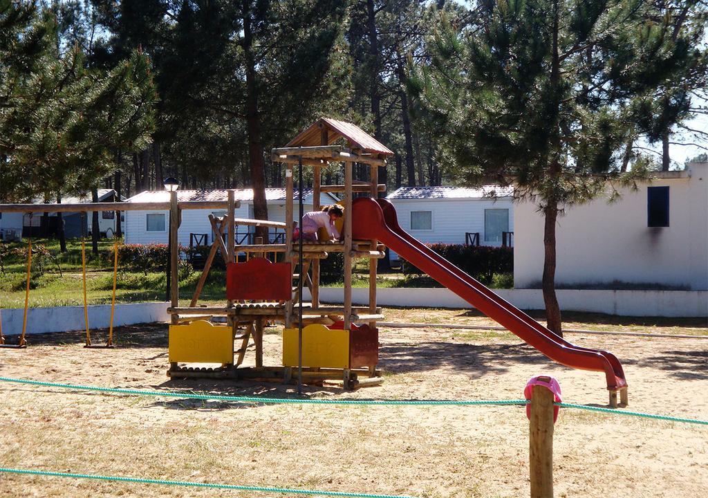 Hotel Parque De Campismo Orbitur Sitava Milfontes à Malhadinhas Extérieur photo