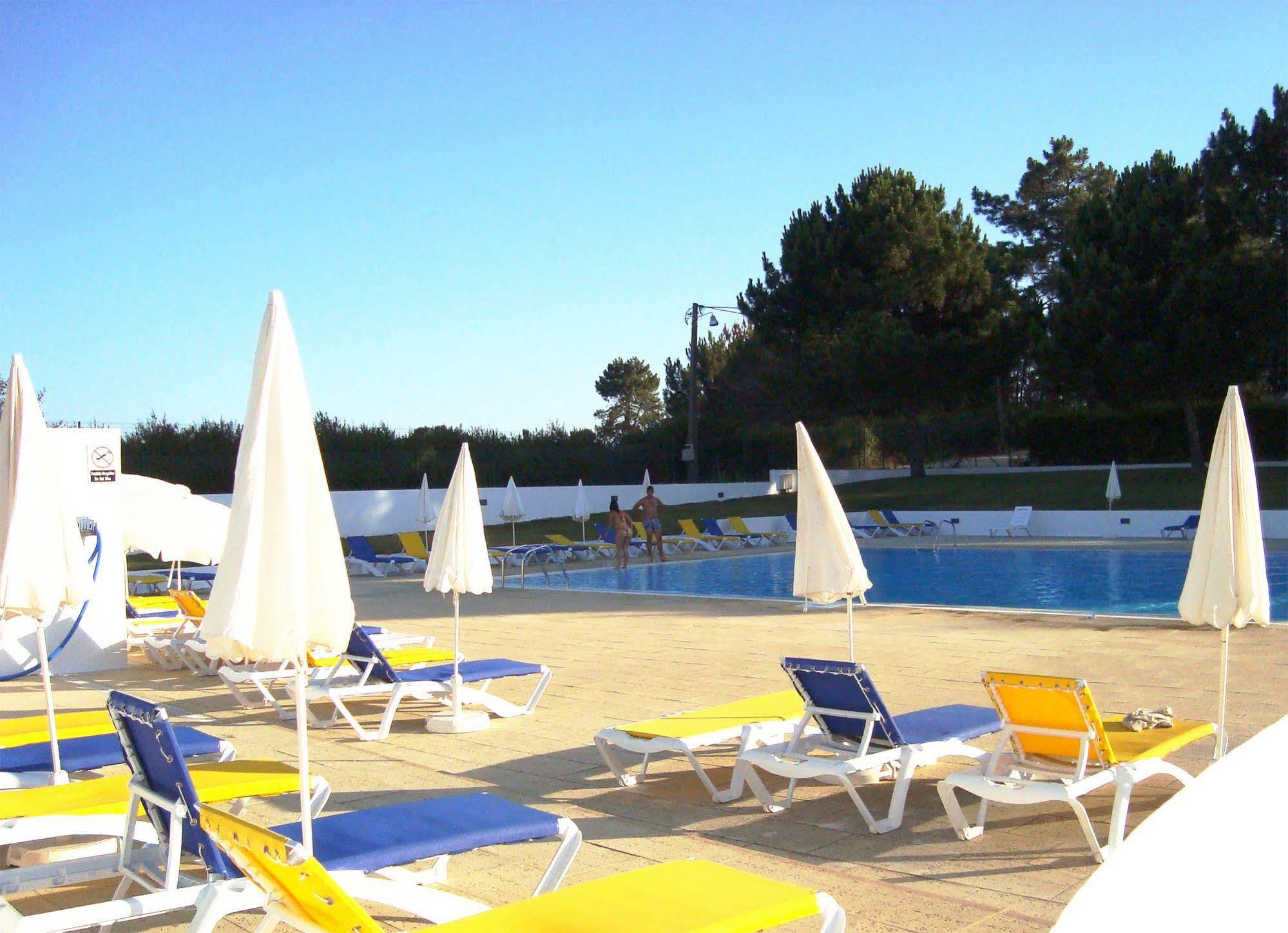 Hotel Parque De Campismo Orbitur Sitava Milfontes à Malhadinhas Extérieur photo